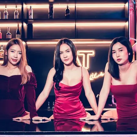 เด็กเอนผู้หญิง